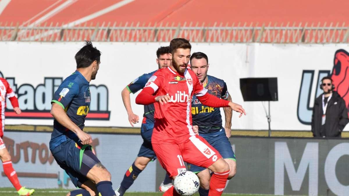 GdS - Coda, rigore dubbio, festa Lecce a Monza