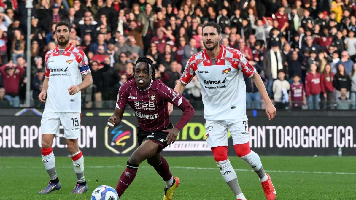 Il doppio saluto della Cremonese ai neo biancorossi Azzi e Ravanelli