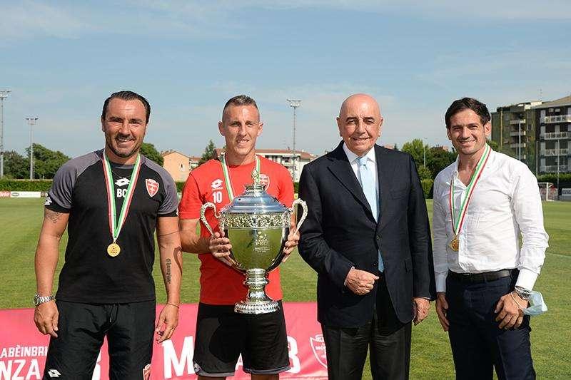 VIDEO - La premiazione del Monza da parte di Galliani