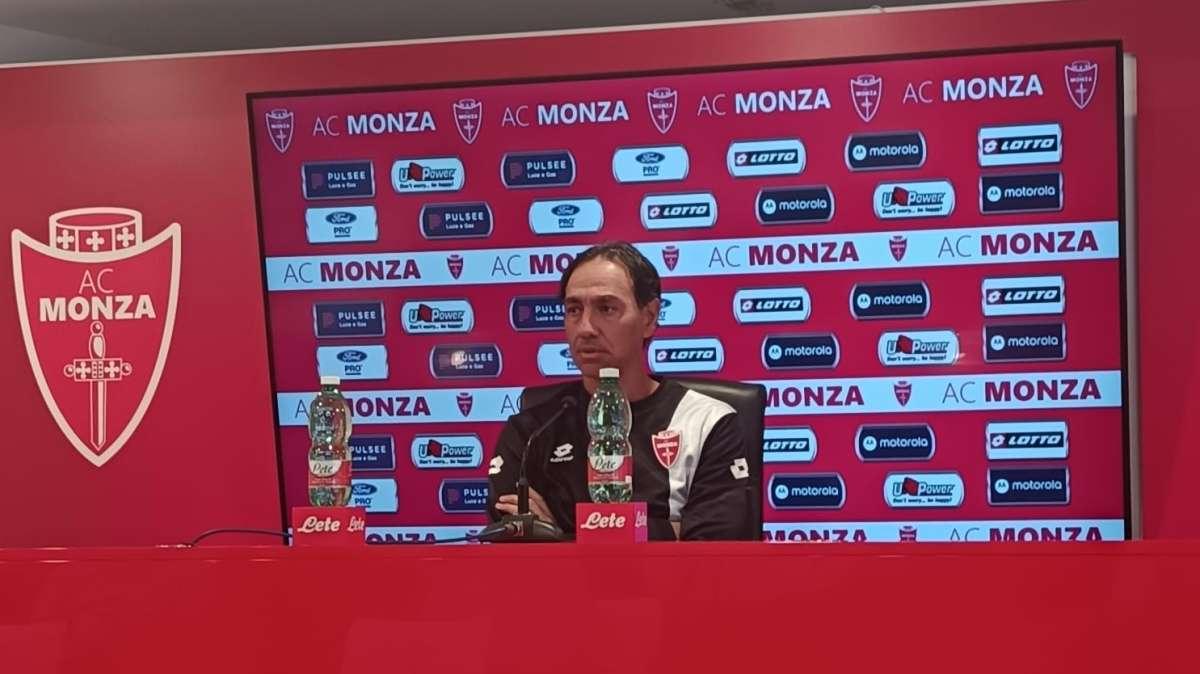 Mister Nesta in conferenza: "Piazza paziente, il futuro ve lo comunicherò..."
