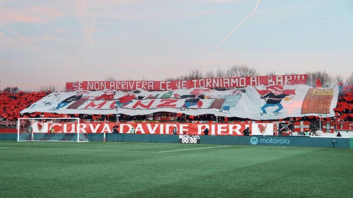 Curva Davide Pieri on fire: le coreografie da urlo 