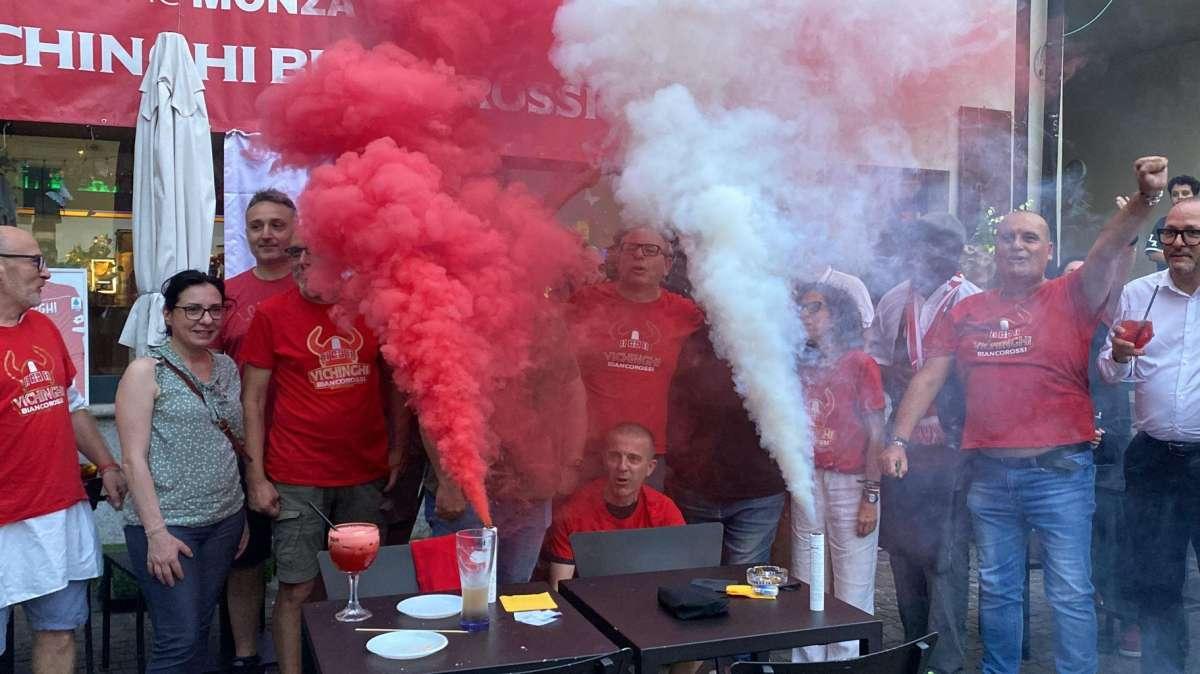 Festa di fine stagione per il club Vichinghi Biancorossi: tra passione, canti e tesseramenti