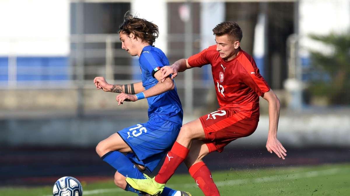L’Italia asfalta la Svezia e mette i piedi in testa al girone. Colpani sfiora il gol