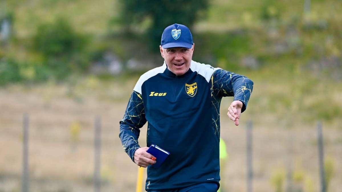 Frosinone, Alvini: “Da martedì testa alla gara col Monza. Rientrano…”