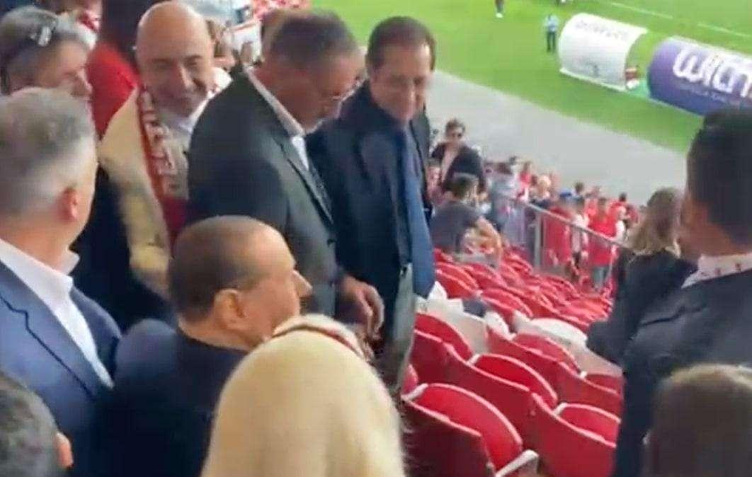 VIDEO - Berlusconi è arrivato allo stadio, inizia la festa!