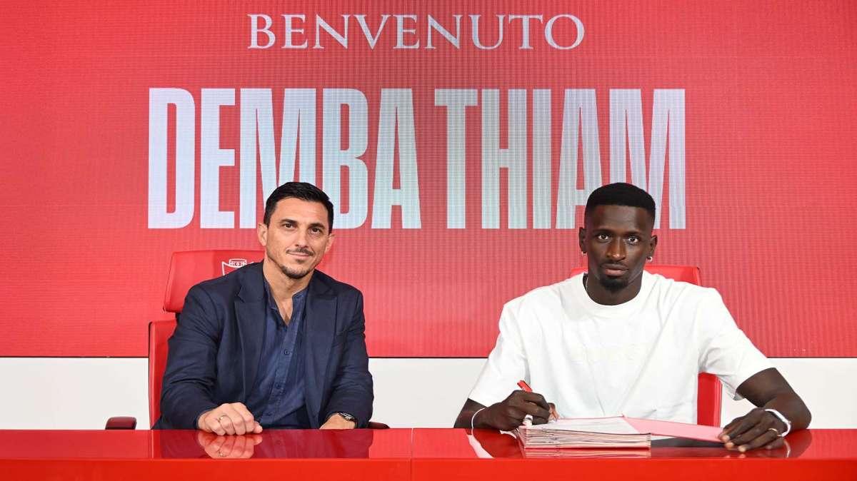 Burdisso con Thiam 