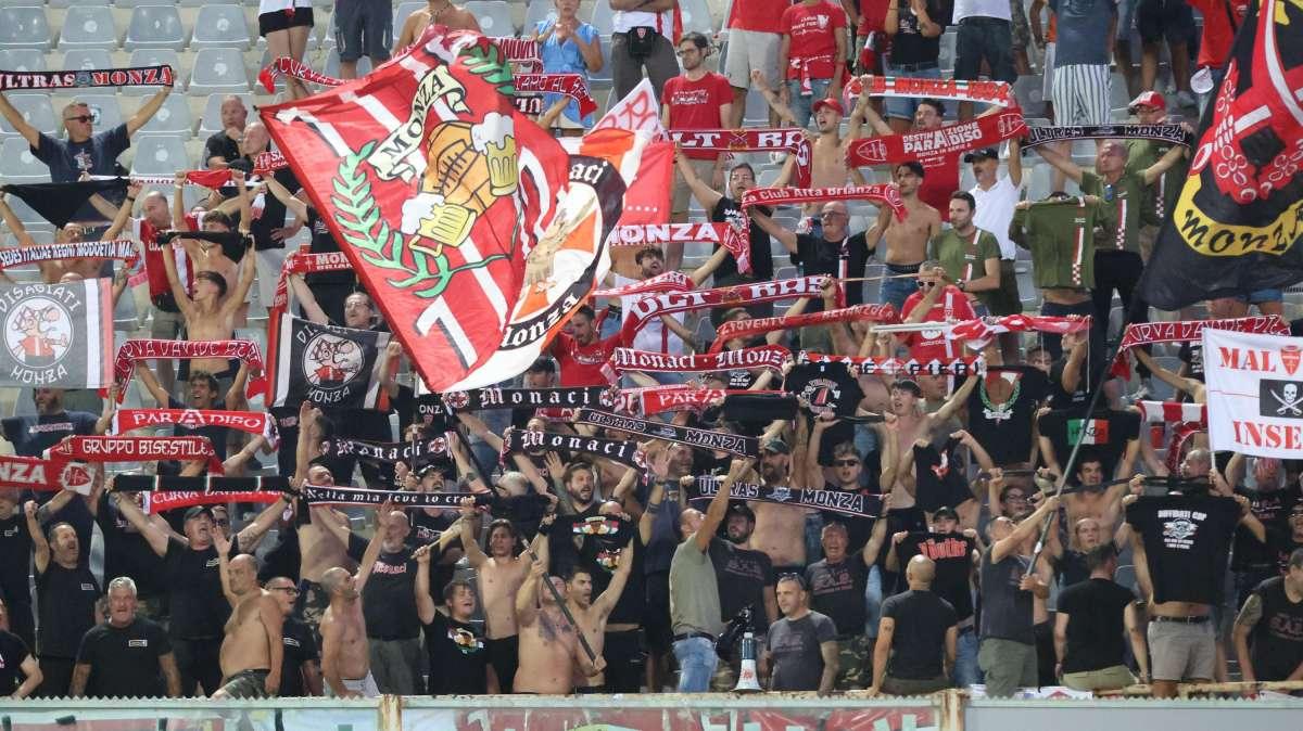 Tifosi biancorossi furiosi: ecco la petizione online