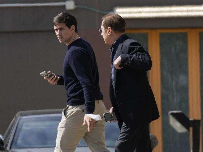 Berlusconi ricoverato, Il fratello Paolo e i figli in visita al San Raffaele