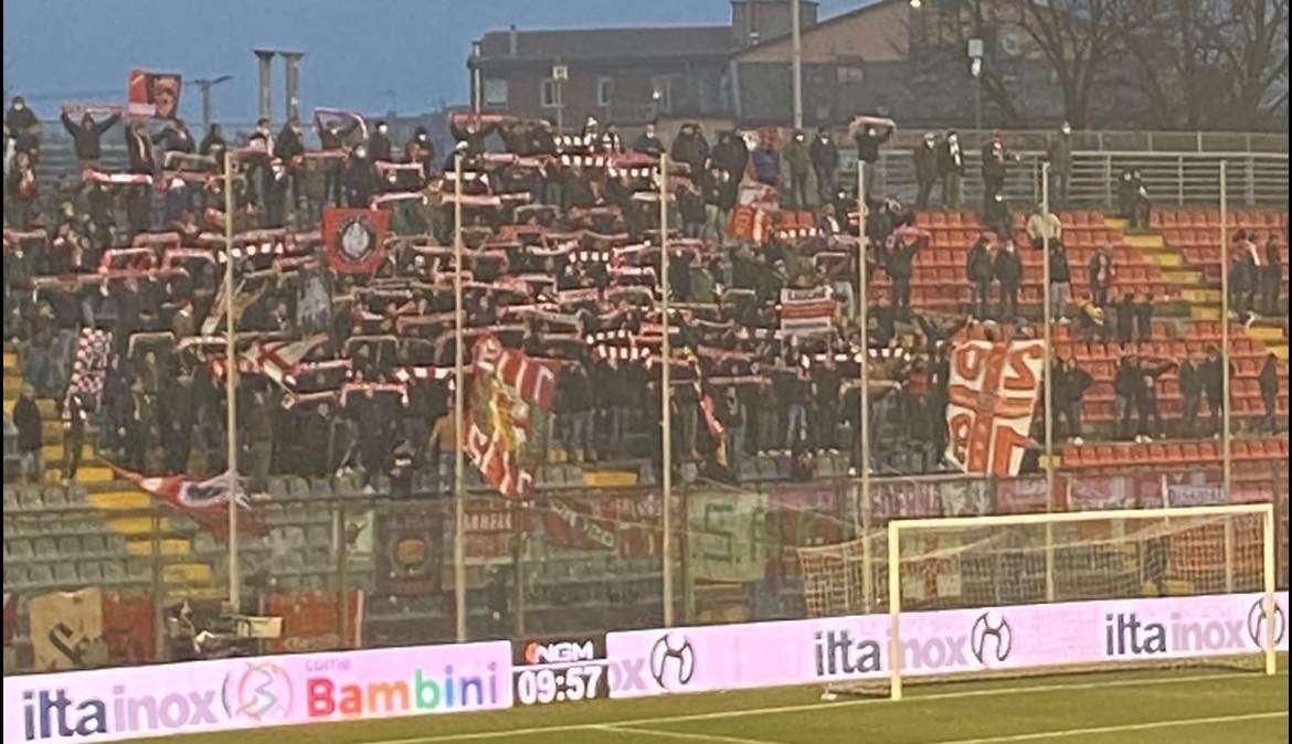La Curva Pieri: "Testa e cuore alla prossima partita, riprendiamo il cammino"