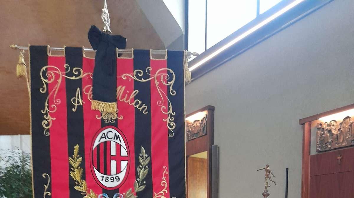 Il saluto a Gino Maldera: in chiesa presente anche il gonfalone del Monza