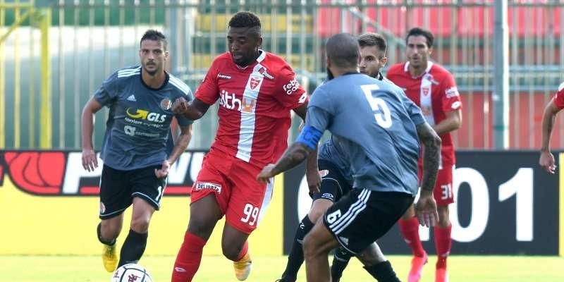 Monza-Cosenza, le formazioni ufficiali: c'è Machin dal primo minuto