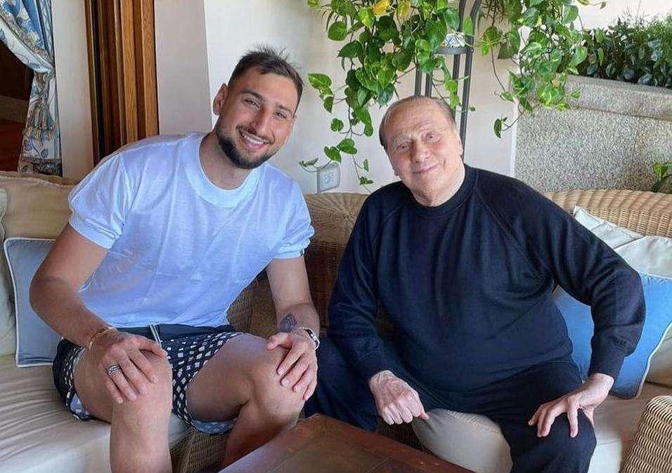 Donnarumma incontra Berlusconi, discorsi da Cavaliere a Cavaliere