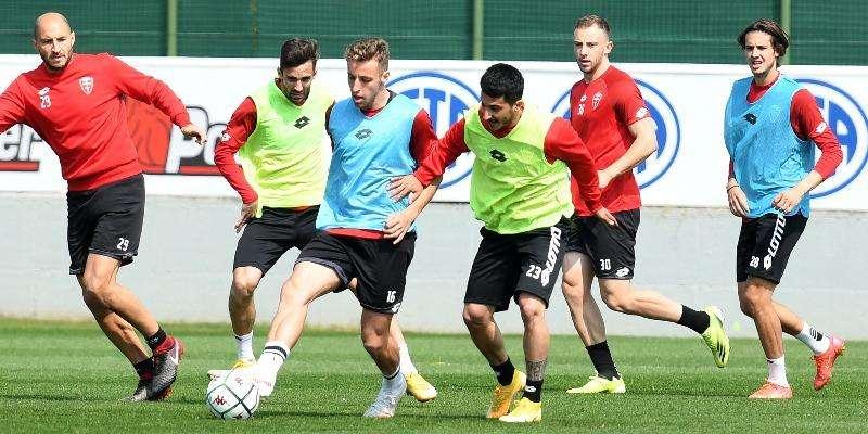 Allenamento mattutino a Monzello: in gruppo anche Paletta