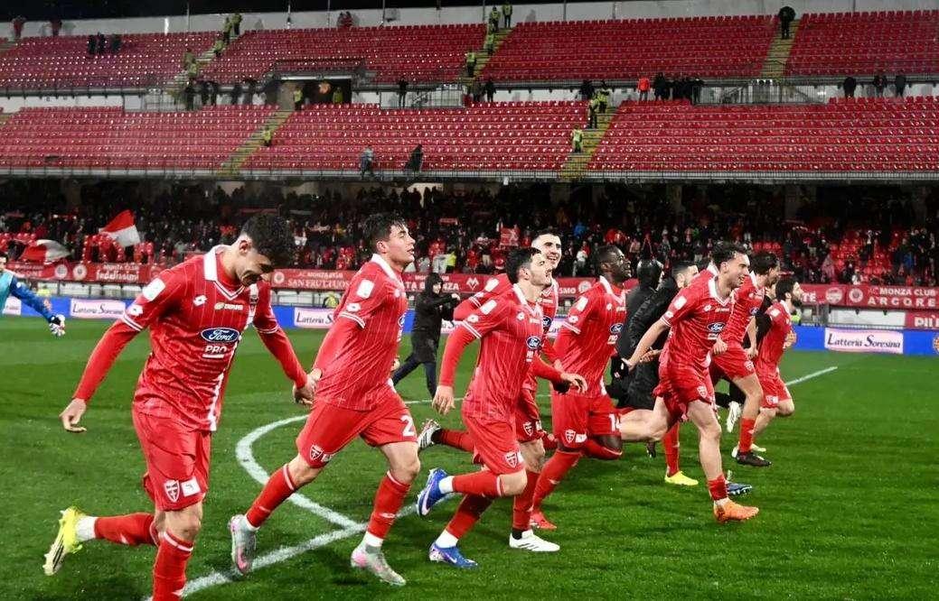 Burdisso suona la carica: "Sei finali e..." 