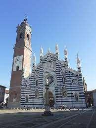 Curiosità dalla città - Stop ai divieti di sosta per pulizia strade a Monza: ecco le vie interessate