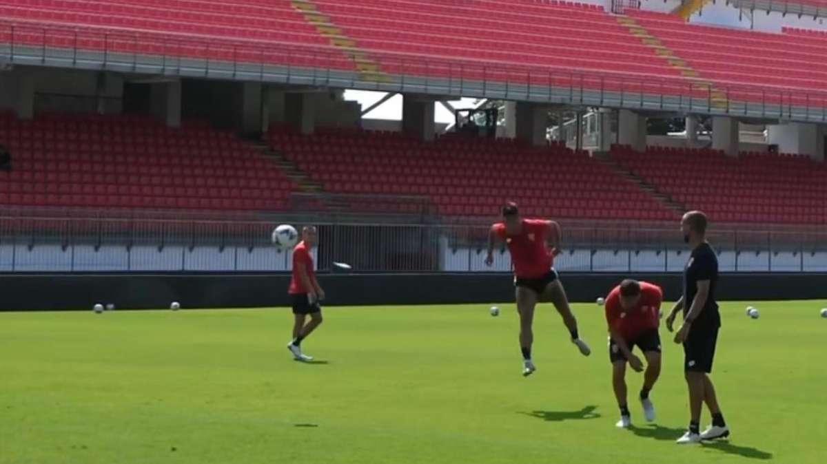 Allenamento al U-Power Stadium per il Monza: gli uomini di Stroppa testano il manto erboso in vista della Coppa