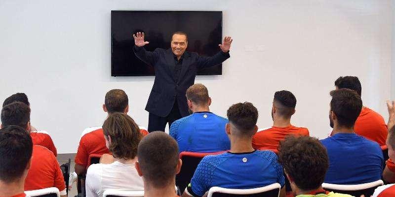 Berlusconi a Monzello: il patron carica la squadra in vista della finale con il Pisa