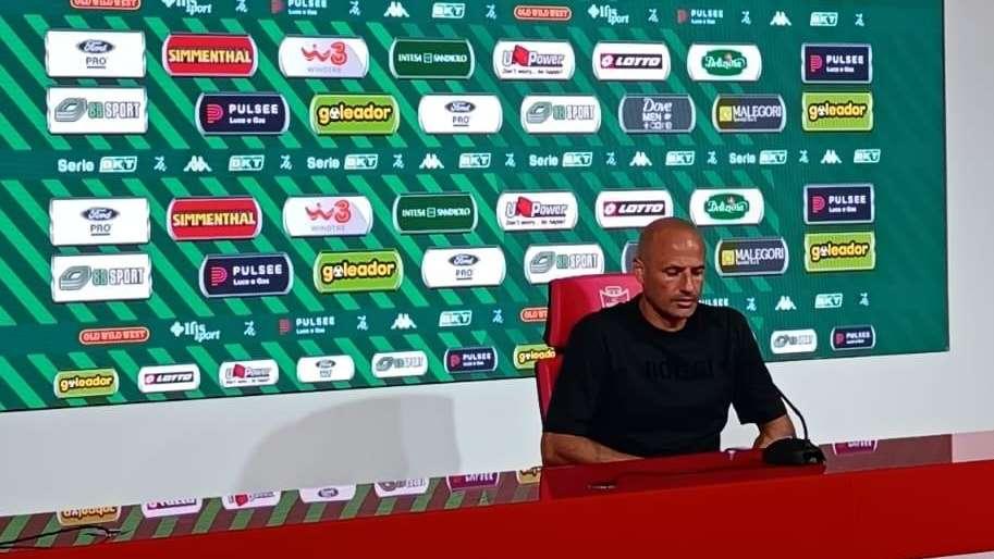 Mister Bianco nel post partita: "Non era facile oggi, continuare a lavorare"