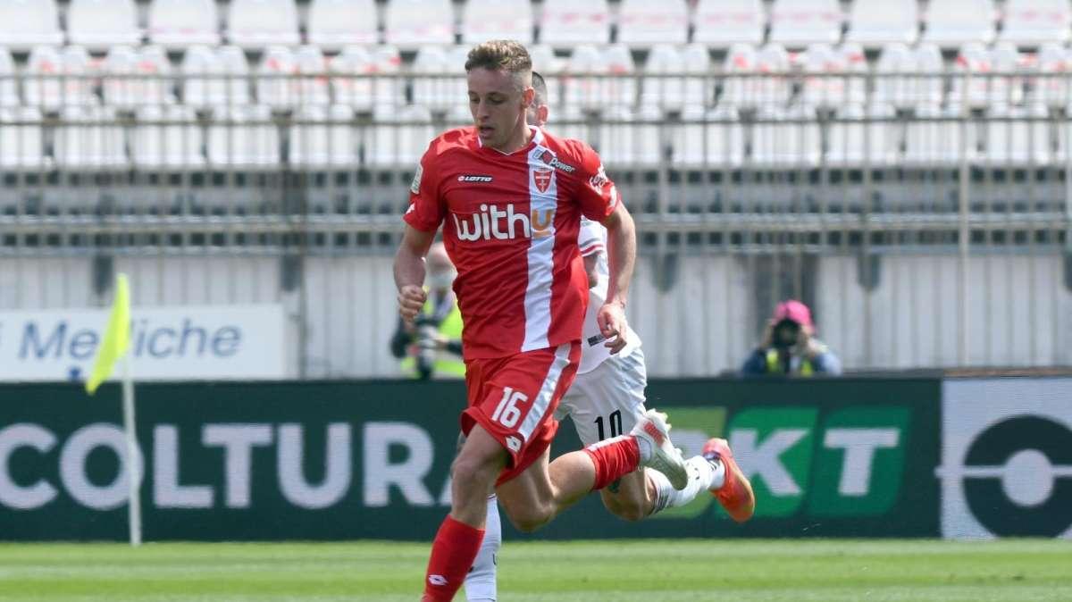 Il Sassuolo trattiene Frattesi, la Salernitana ci prova per l'ex Monza