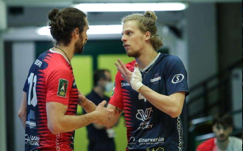 Volley, playoff scudetto: Perugia stringe i denti e batte Monza al tie-break in Gara 1