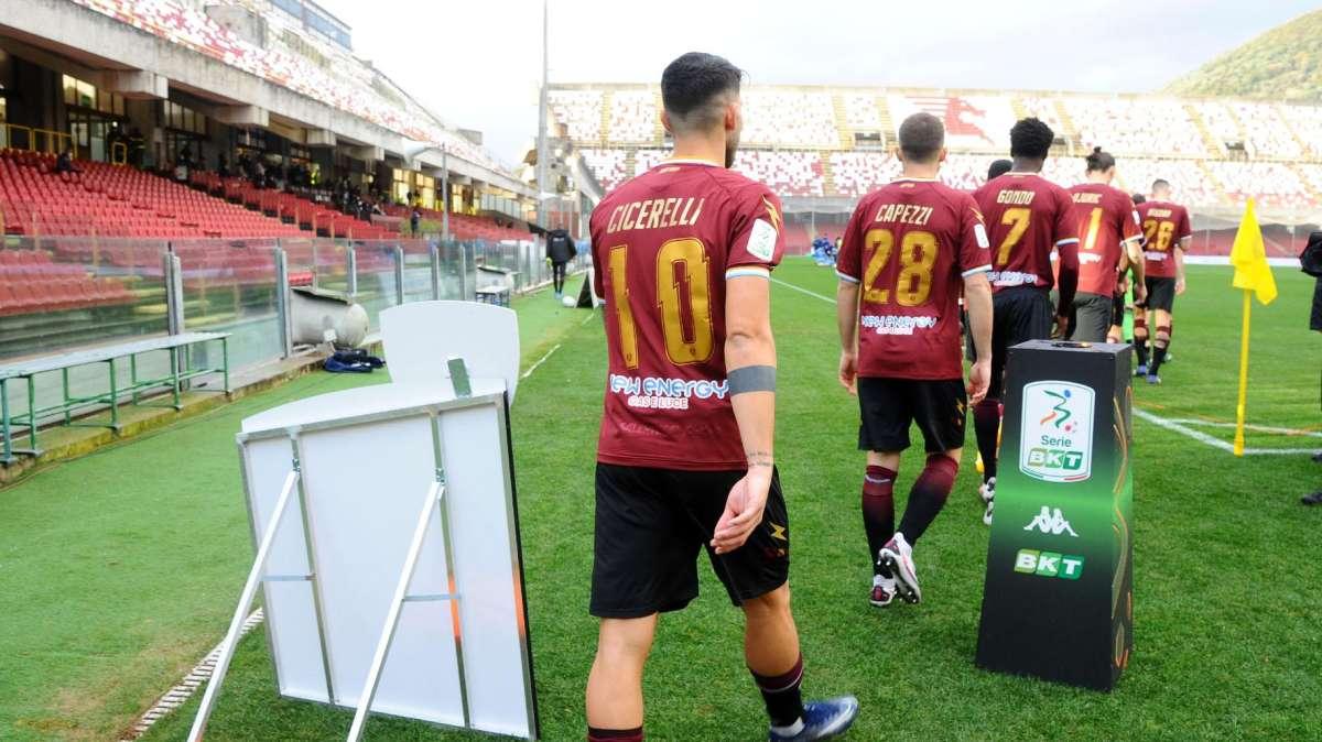 Salernitana al "Mary Rosy" per una seduta tecnico tattica, scendono a 4 quelli in differenziato
