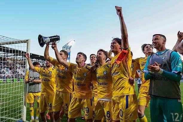 Il Frosinone batte il Padova 2-0 ed è momentaneamente primo