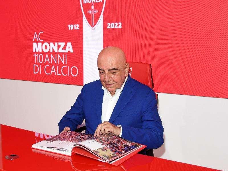 110 anni di calcio: il Monza pubblica il suo libro tutto biancorosso 