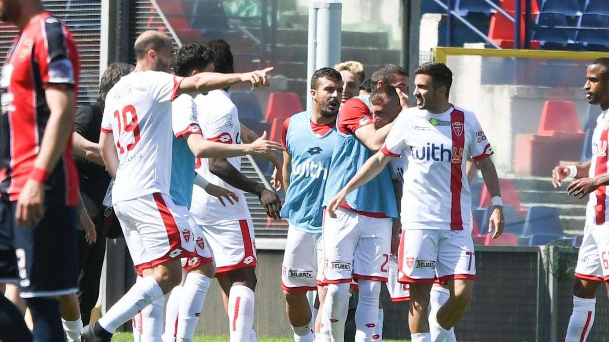 TS - Ma il Monza ci crede ancora. Balotelli, D'Errico e Diaw i migliori assieme a Brocchi