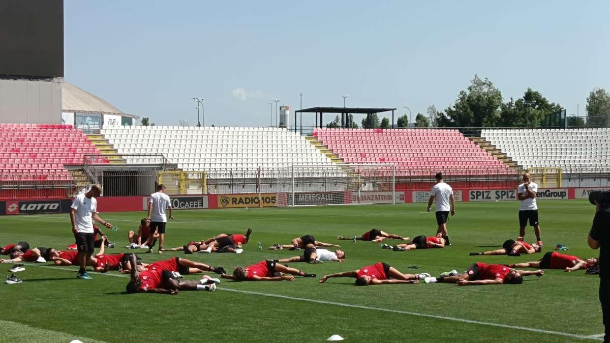 FOTO - Allenamento aperto al pubblico: intensità e incontro con i tifosi. Assente la Curva Pieri