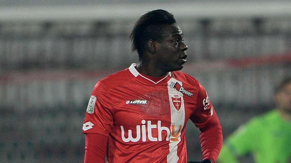 Balotelli: "I casi stanno aumentando, possibile che non si riesca a gestire in modo sano l'Italia?"