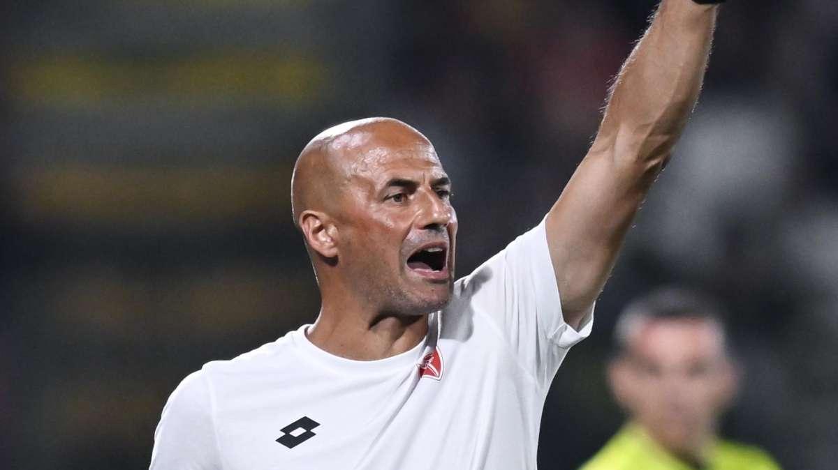 Bianco in conferenza: "Grande reazione. Manca ancora tanto alla fine. Izzo? Sta in tribuna"