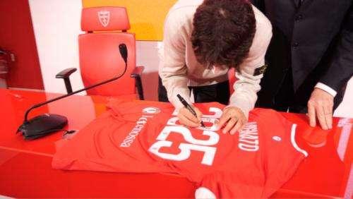 Asta maglia di Vignato, ultime ore per partecipare