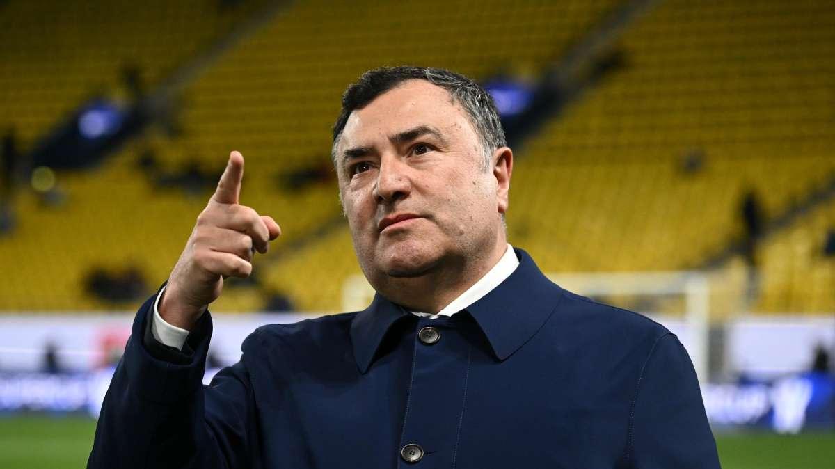 Apprensione per Joe Barone: il dirigente della Fiorentina ricoverato 