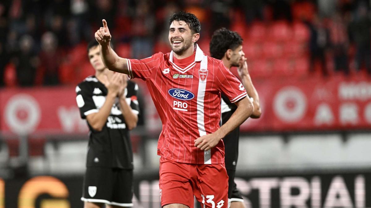 Due club di Serie B interessati a Ravanelli. Il difensore piace a...
