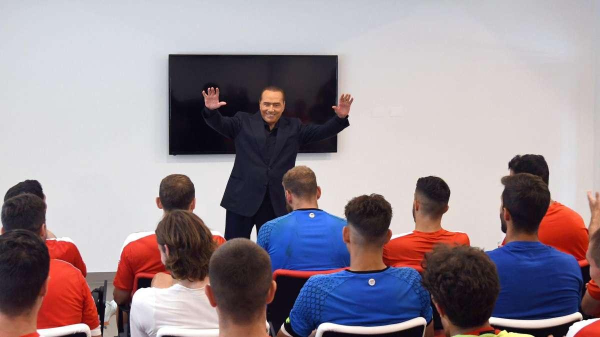 La carica di Berlusconi alla squadra: il patron questa mattina di nuovo a Monzello