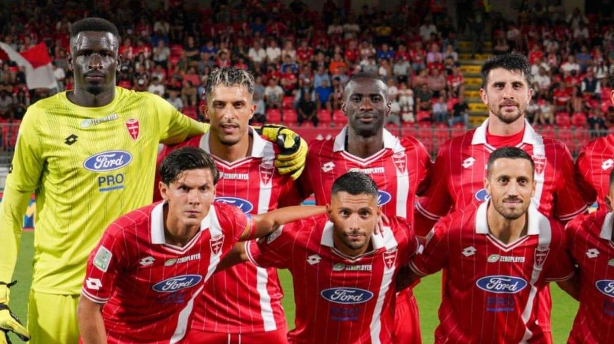 Le formazioni ufficiali di Bari-Monza: Esordio per Delle Carri, davanti invece...