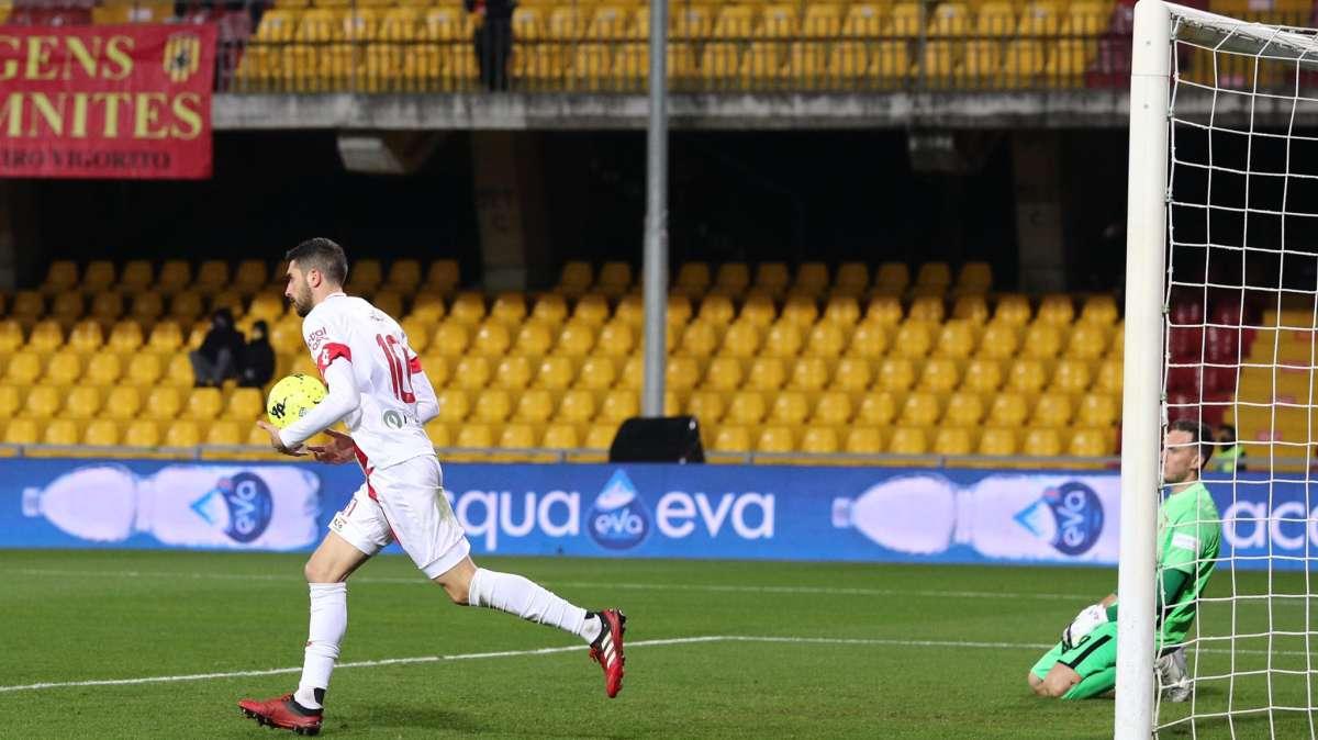Le pagelle di Benevento-Monza 3-1: serata no per i biancorossi. Gira tutto male, si salva solo Valoti