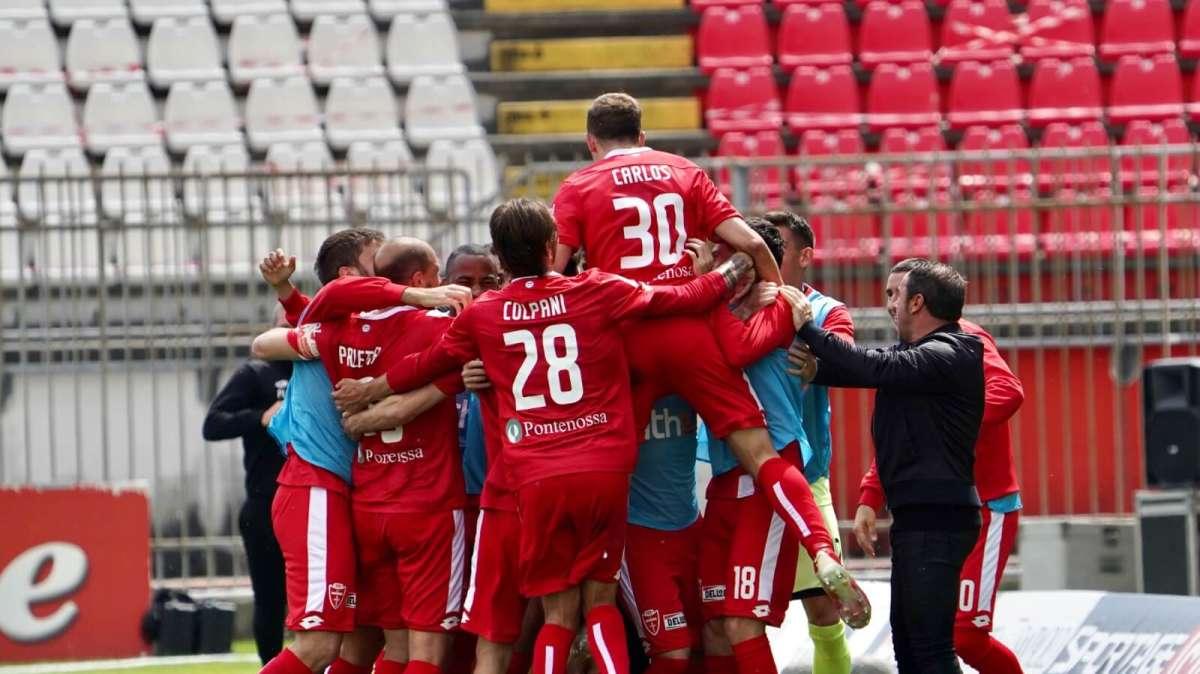 Le pagelle di Monza-Lecce 1-0: Barberis da sogno, biancorossi solidi