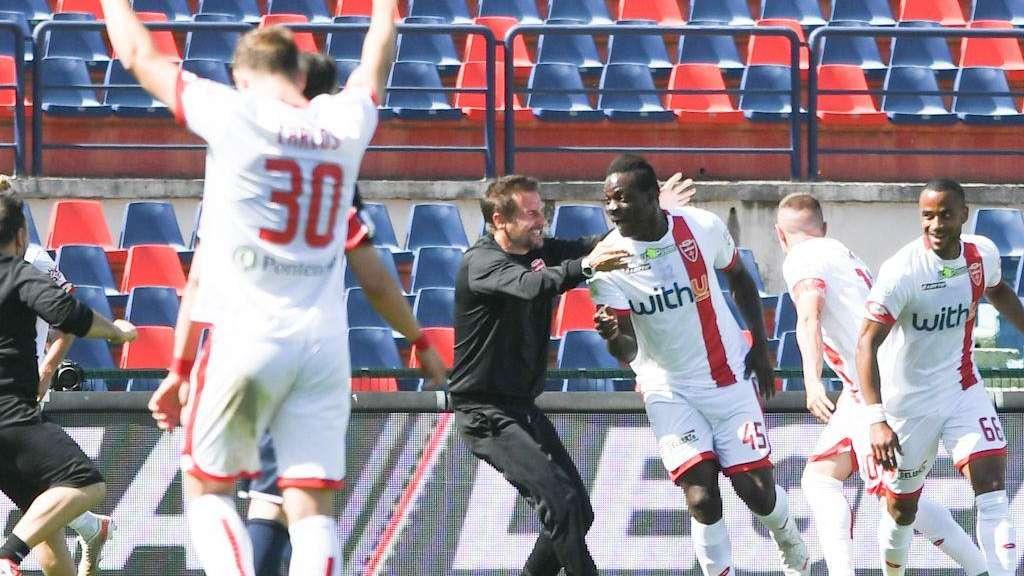 CdS - Balotelli condanna Cosenza. Monza ci crede sino alla fine