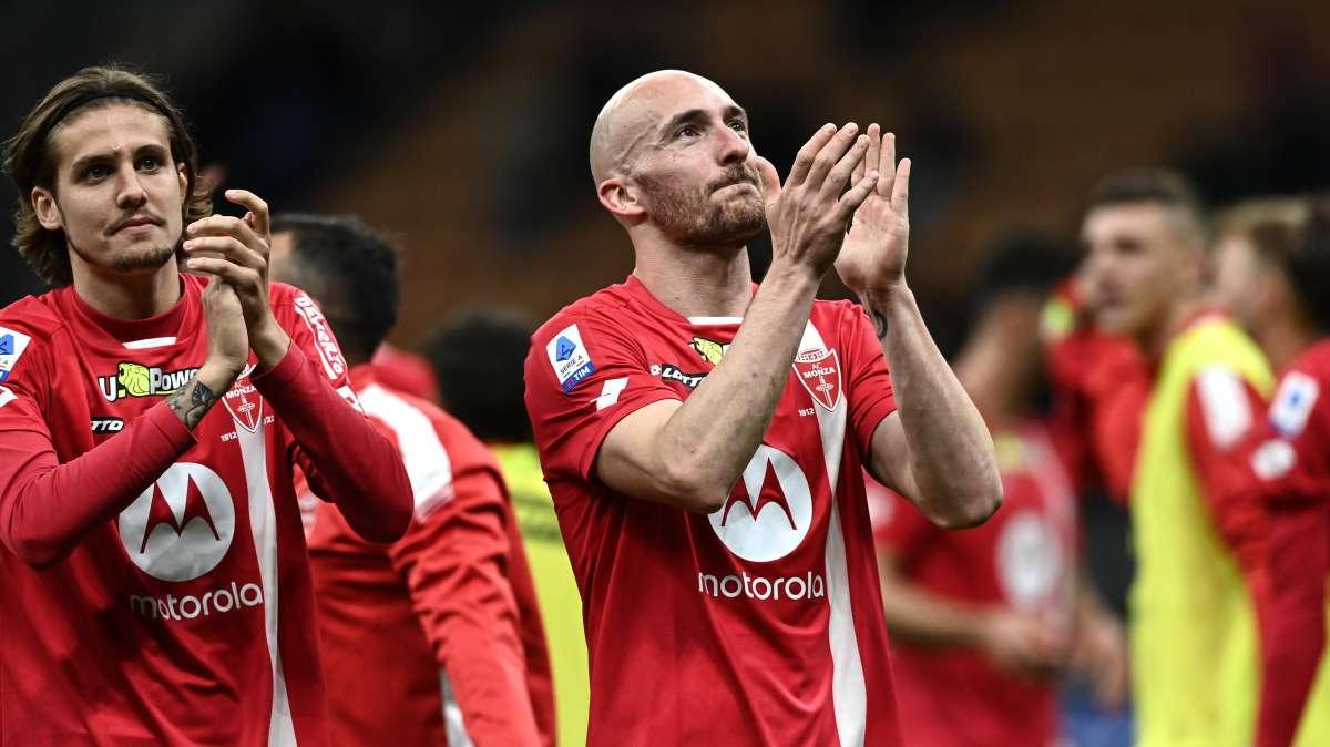 La gioia social dei calciatori del Monza 