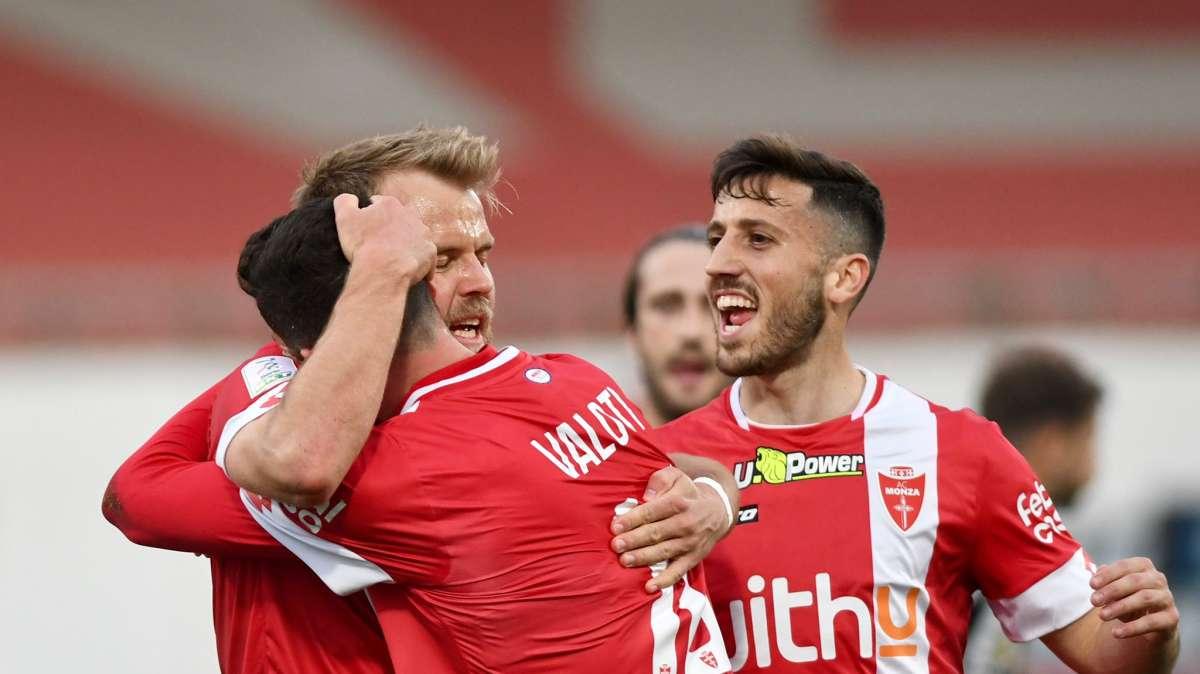 Valoti: "Non dobbiamo mollare niente. Serie A? Si deciderà tutto all'ultimo"