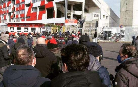 Febbre da stadio: coda ai botteghini e oltre 1000 "Pack Febbraio" venduti