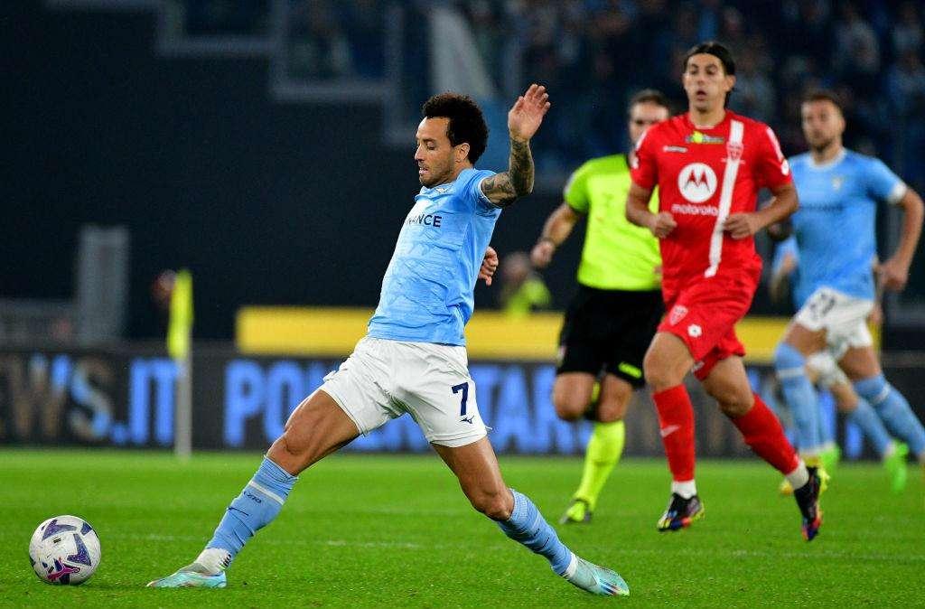 Lazio-Monza 1-0, la moviola: Santoro spesso in difficoltà ma il regolamento dice che il gol di Petagna è da annullare