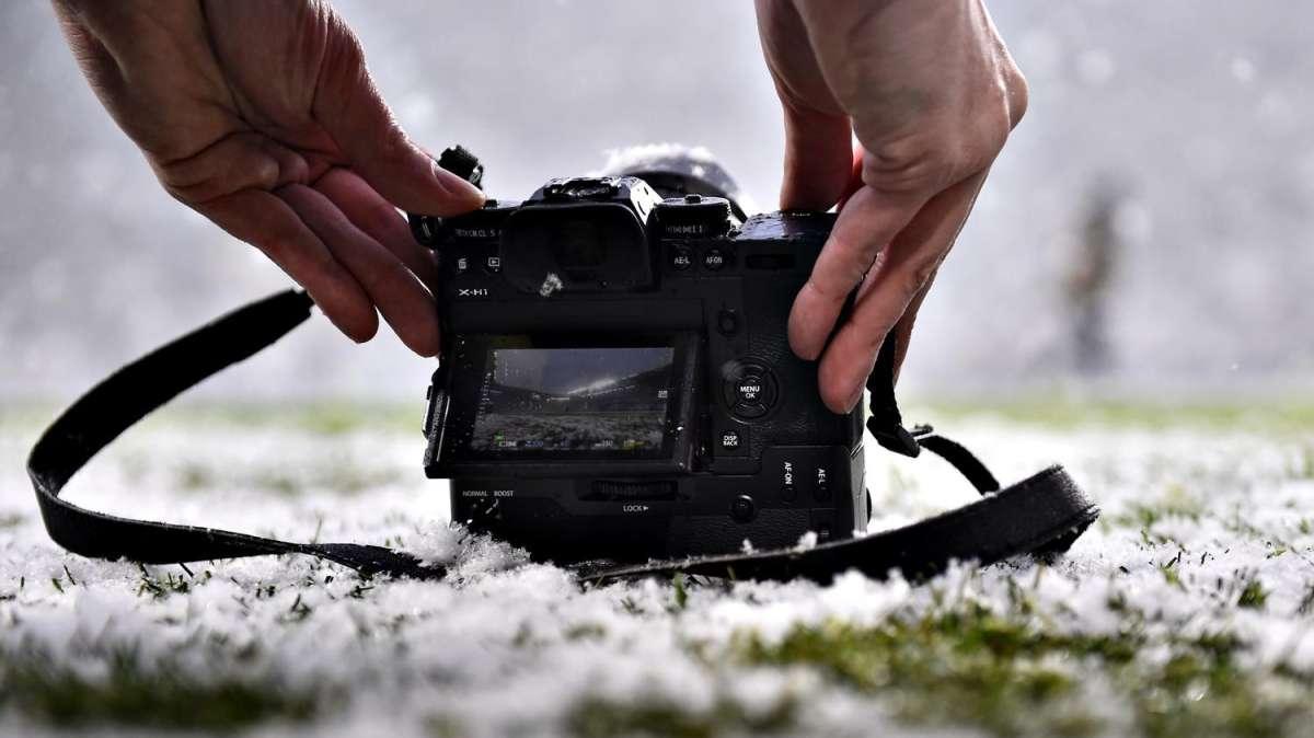 Dramma a Napoli, suicida lo storico  fotografo Sbrescia: troppi debiti