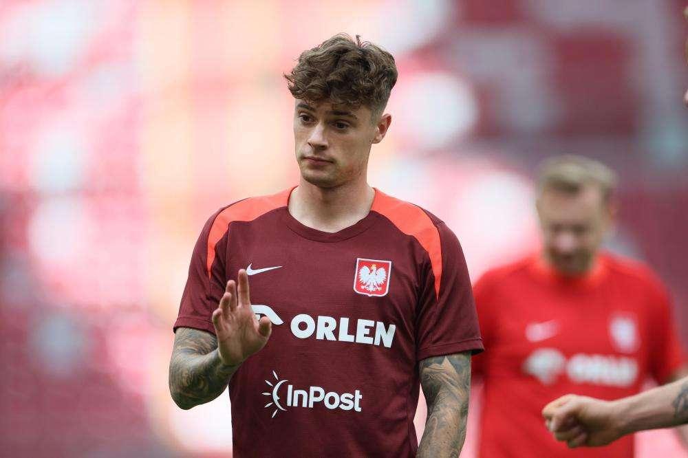 Offerto al Napoli e poi il no alla Turchia, Zalewski fuori rosa. De Rossi: "Scelta del club"