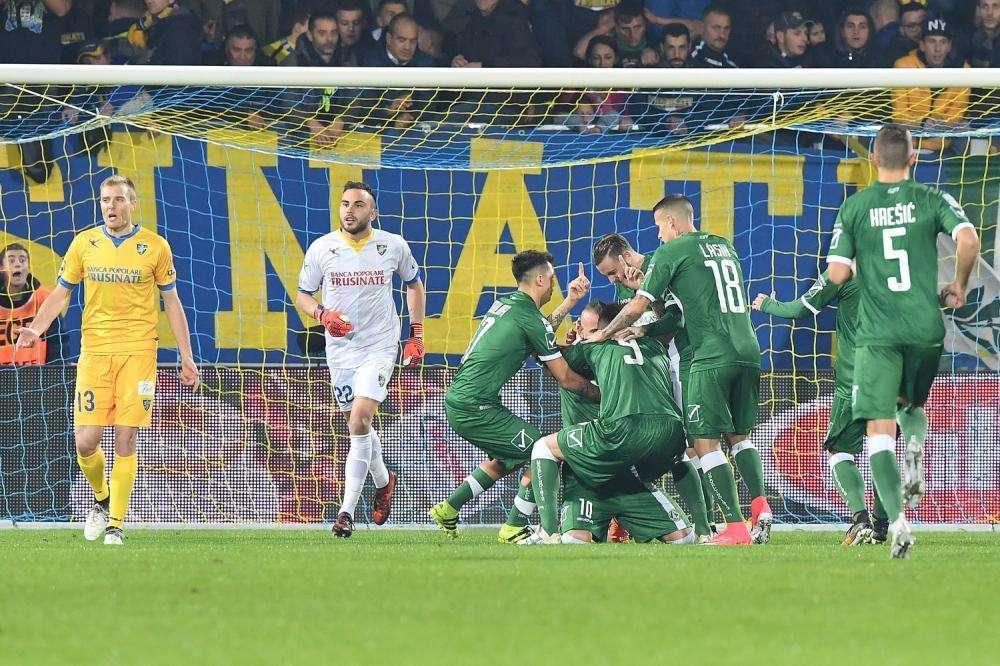 Caso Money Gate, chiesta la retrocessione per Avellino e Catanzaro! Coinvolto anche un ex Napoli, le ultime