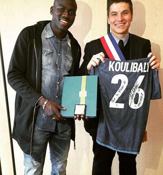 FOTO - Koulibaly amatissimo nella sua Francia: cittadinanza onoraria per l'azzurro