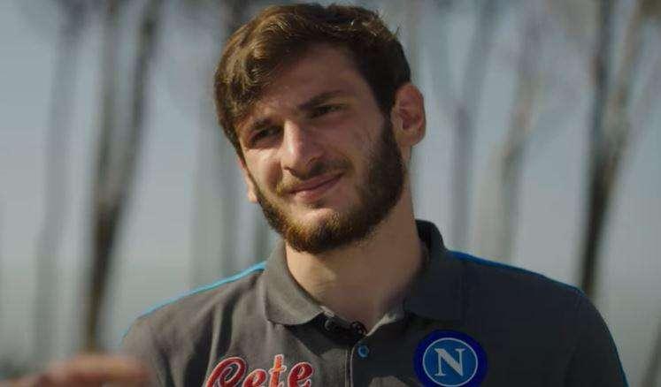 Kvaratskhelia: "Tifosi innamorati del Napoli, in campo ripagherò tutto questo amore! Spalletti fantastico, Champions un sogno"