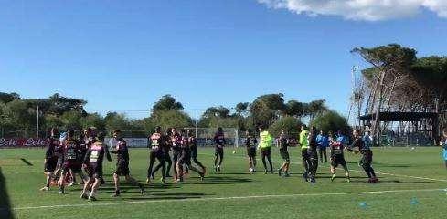 VIDEO - Napoli a lavoro a Castel Volturno: azzurri in campo per l'allenamento mattutino 