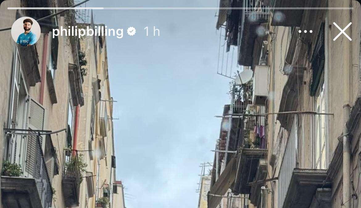 Billing inizia a conoscere Napoli: il danese in giro per le vie della città 